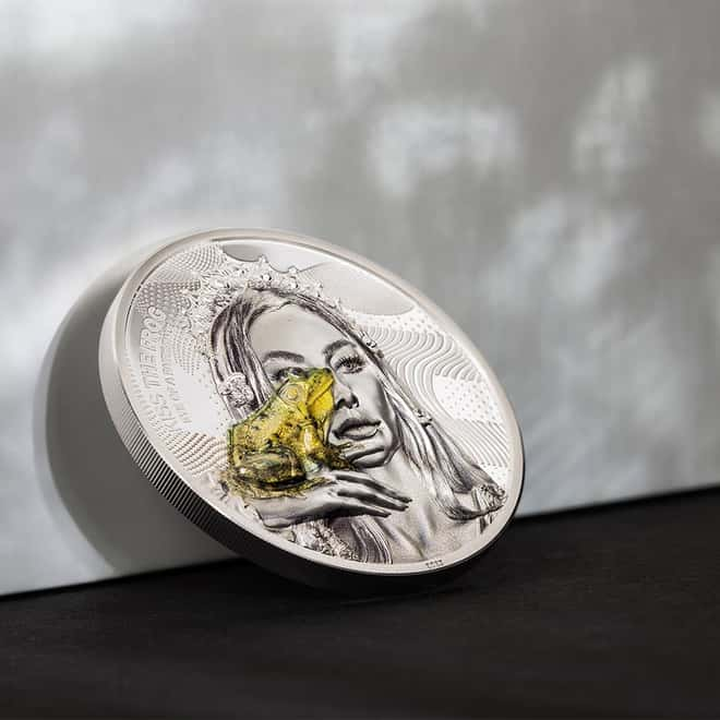 CIT Kiss the Frog Eye of a Fairytale 2oz coloured silver coin